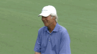 Ben Crenshaw gets an ovation on 12.