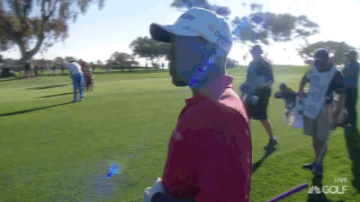 Harold Varner dabbin on em.